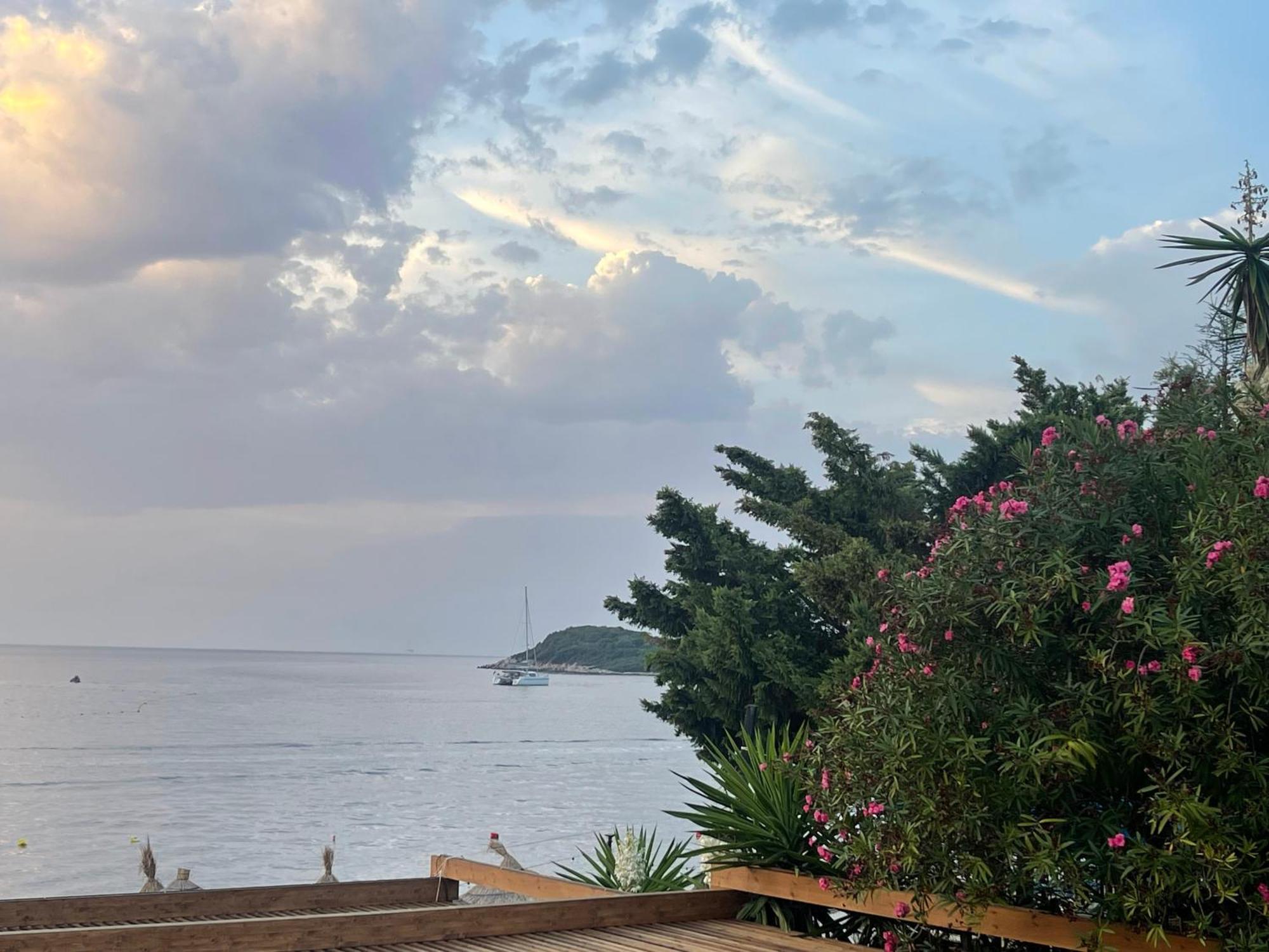 Manta Hotel Ksamil Luaran gambar